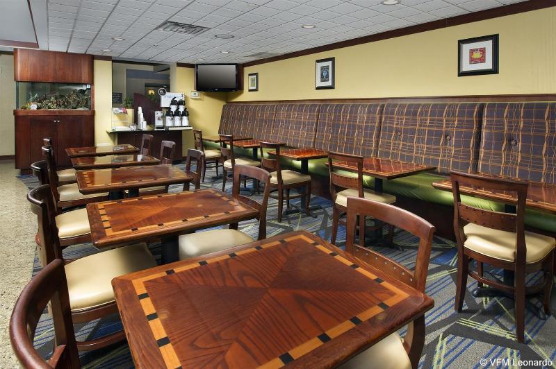 Holiday Inn Express Hotel & Suites Annapolis By Ihg Exterior photo